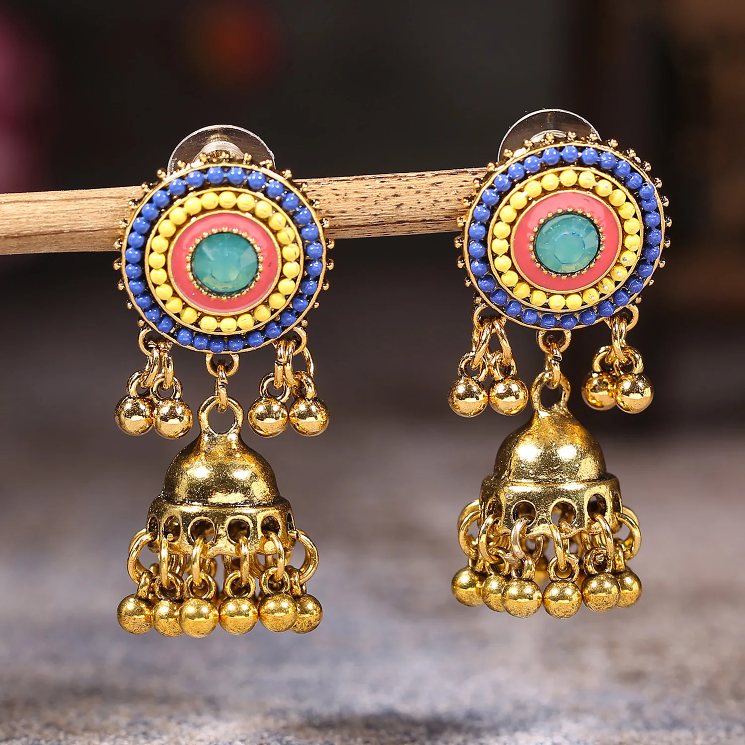 Suyan Jewelry Factory Price 2022 Hot Sale Earrings Golden Pearl Niche Design Bell Alloy Rice Bead Earrings Jewelry