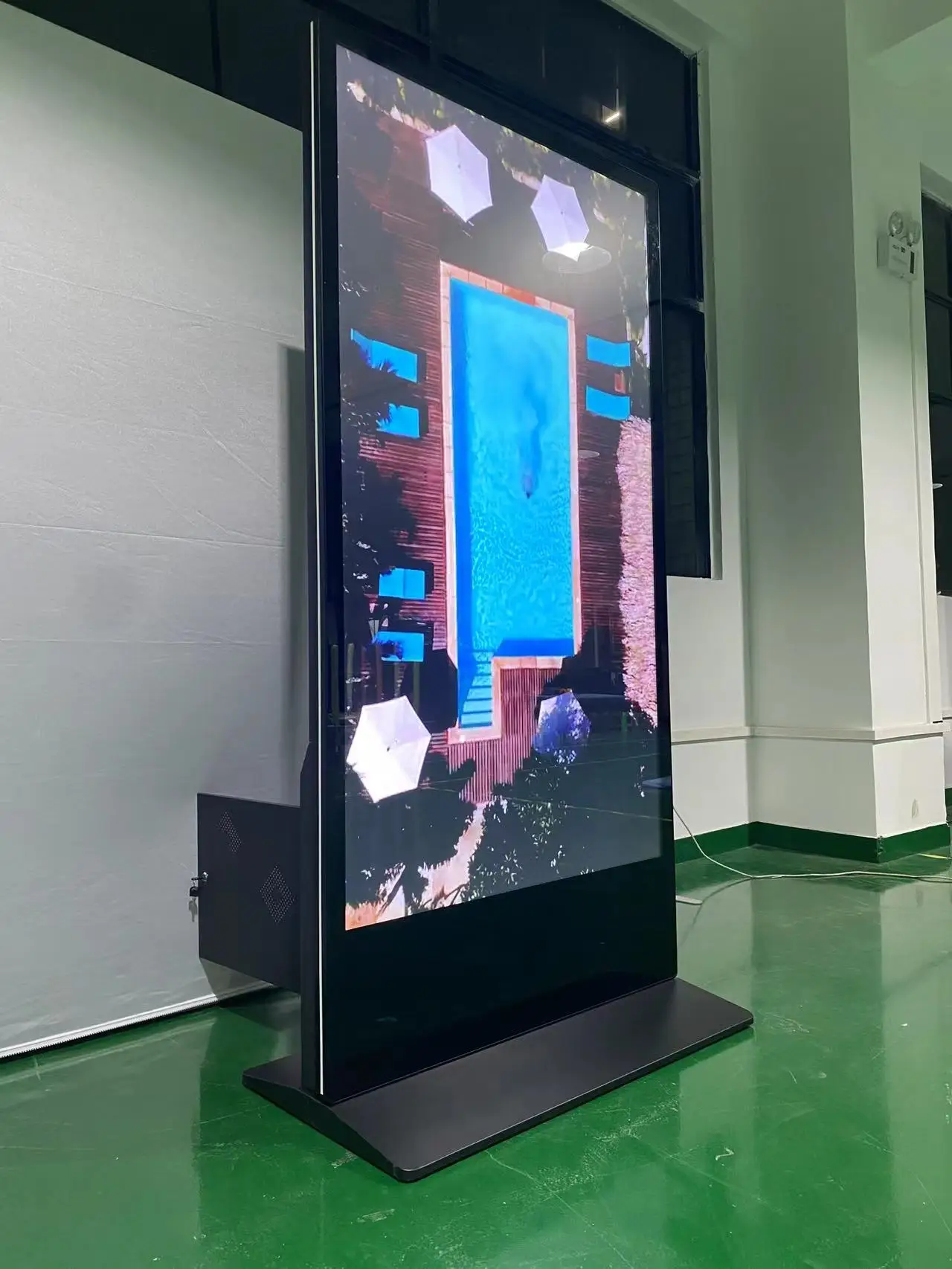 VISIGN Super Large digital screen display 65 75 86 inch freestanding 4K 500 700nits bright touch screen lcd display monitor