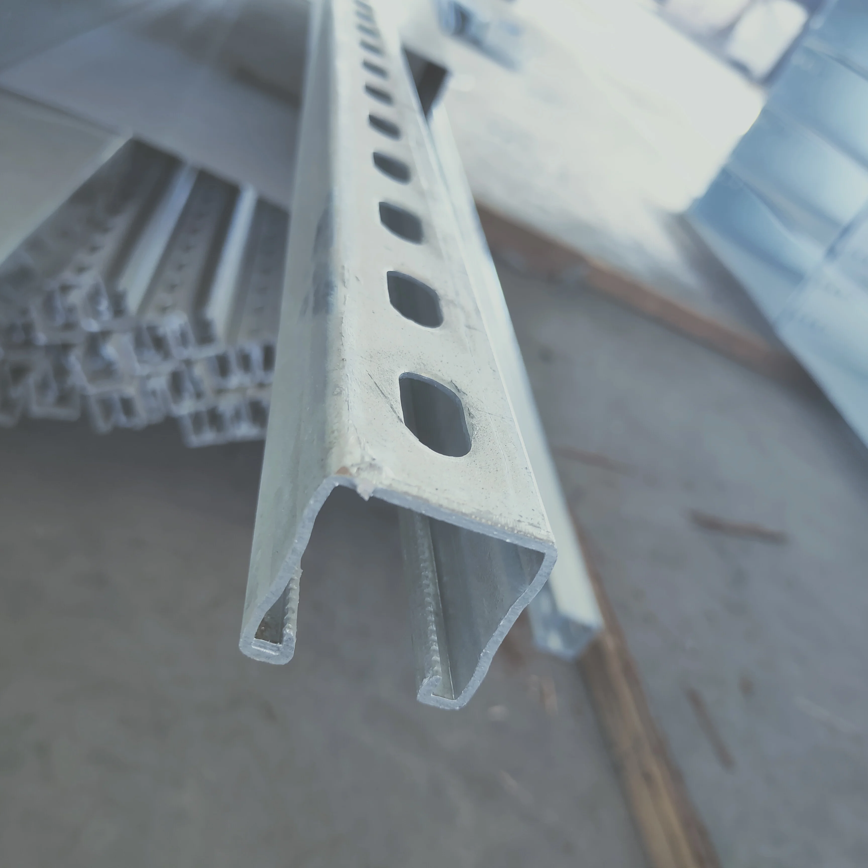 Оцинкованный U-образный канал Q235B, стальные профили, прайс-лист на стальной Распорке C-beam