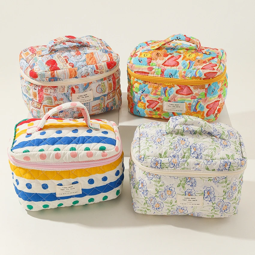 New RTS Stock Luxury Cotton Soft Cosmetic Skincare Pouch Zipper Fashion Plush Cute Floral Quilted Makeup Bag