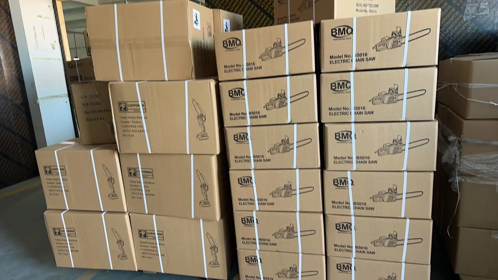 Industrial Grade Cordless Electric Impact Wrench Set Including Socket Wrench for Convenient Use