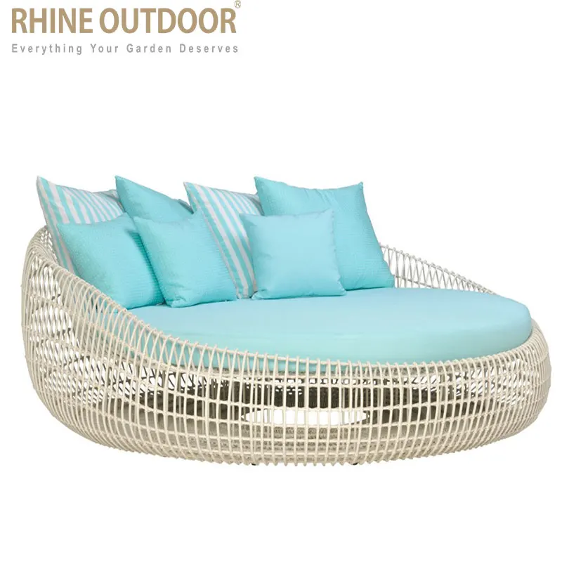 New Style Luxury Wholesale Price Outdoor Lounge Bed  rattan wicker beds rattan day bed