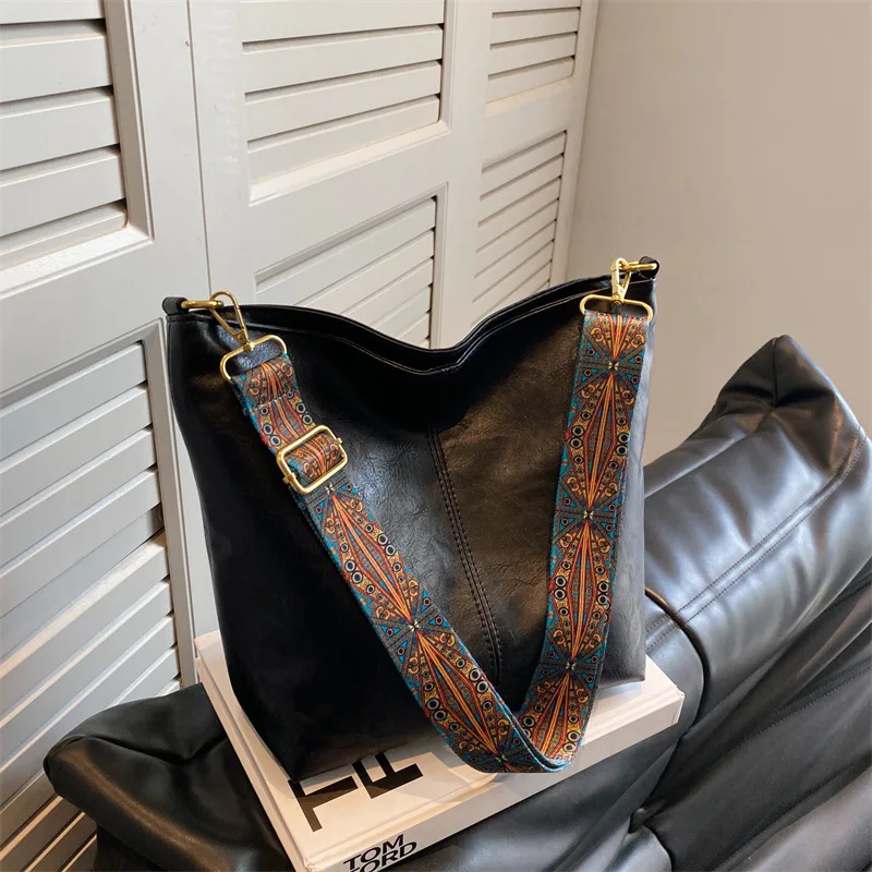 Hobo Medium Vintage Snap Button Crossbody Geometric Strap Large Capacity Shoulder PU leather Bag Woman Handbag