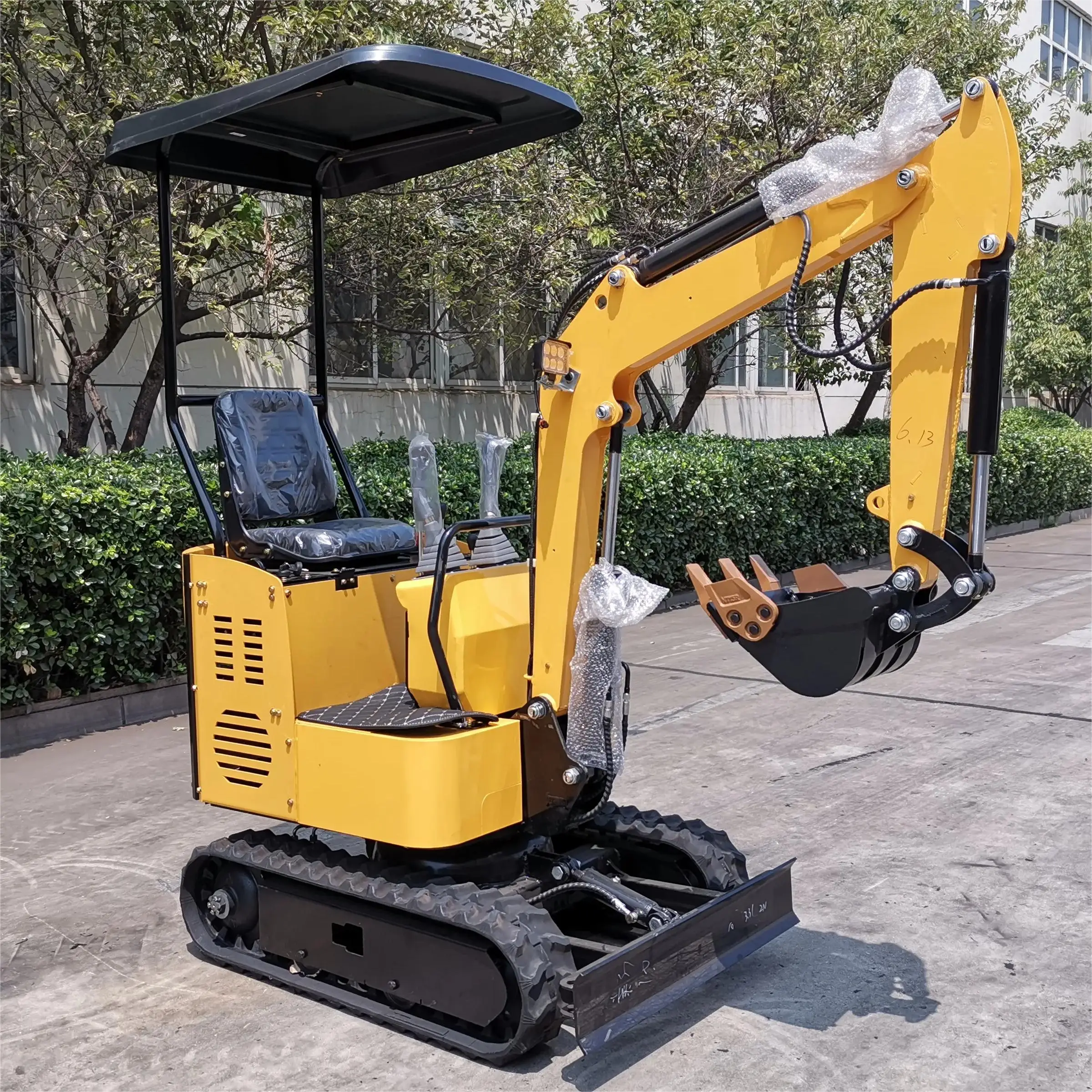 High China EPCN High Quality Rubber Tracks EPA engine 1000kg   1ton  1.2 ton Mini Excavator for agriculture/harvester