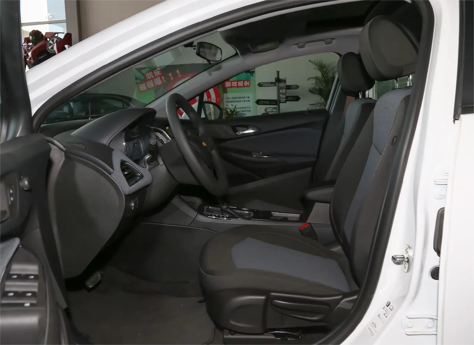 Chevro-Let Cruze Car Sedan Automatic Gasoline Sedan Chinese Used Car in Stock