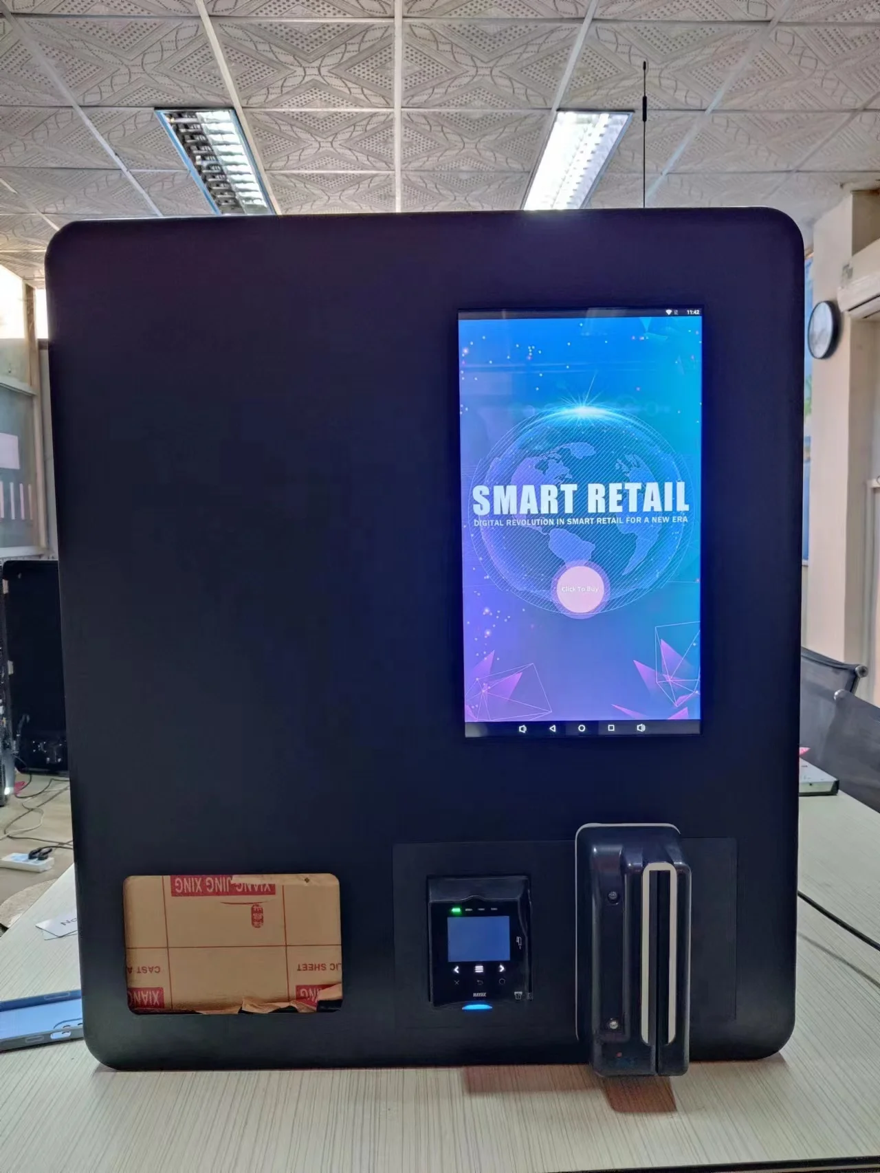 Mini Wall Mounted Vending Machine with 15.6-inch screen cashless and banknote payment