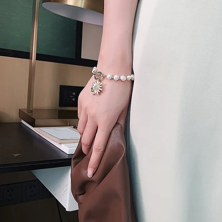 gold plated bees daisy flower gemstone gemstone gemstone bracelet pearl bracelet