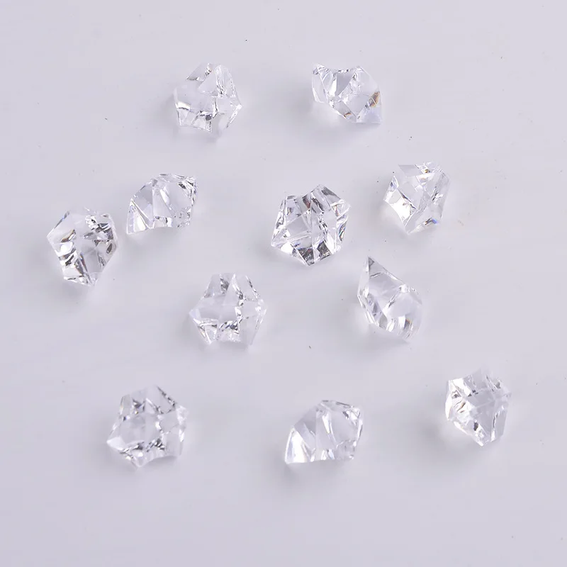 Hongzhi Factory Transparent Acrylic Beads Wholesale Plastic Acrylic Heart Beads For Decoration Wedding Display Vase Fillers