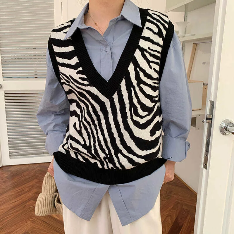 2022 Spring Fall Vest Zebra Striped V Neck Sleeveless Short Sweater Vests Women Korean Fashion Knitted Pullover Waistcoat Jumper