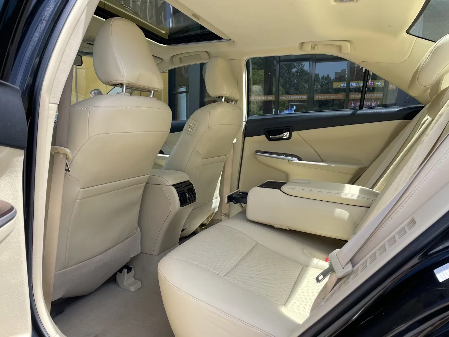 Black 1000w 4 Seater Usedcar 2015 Toyota Camry Deluxe Navigation Edition Hybrid Car for Sale