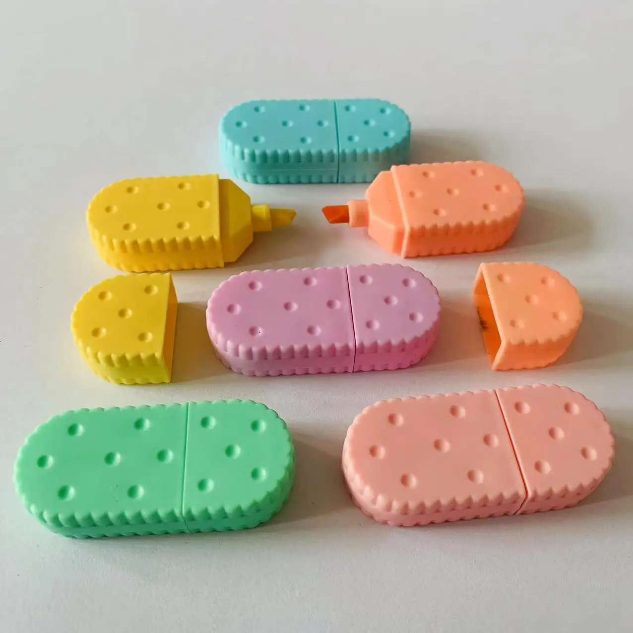 B&X New Design Cookie Shaped Multicolor Highlighters Pack Highlighter Marker Pen Quick Dry