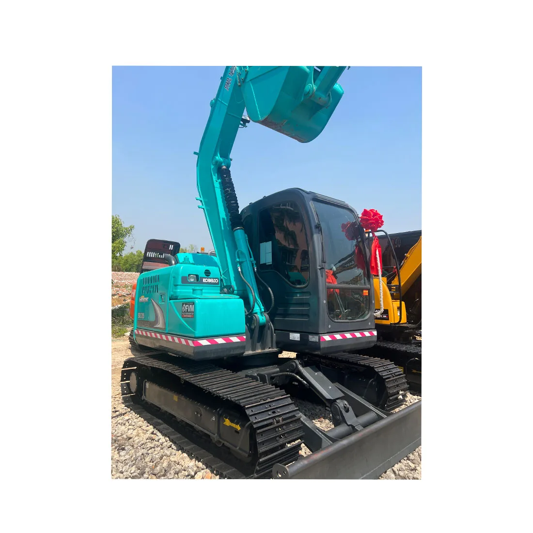 Японский небольшой экскаватор б/у kobelco sk75 7 тонн 60 75 120