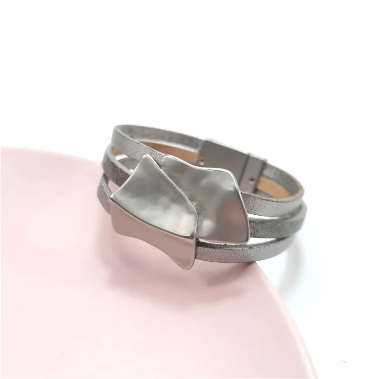 Professional manufacturer jewelry leather magnetic bracelet, irregularity magnet lock bracelets bangles