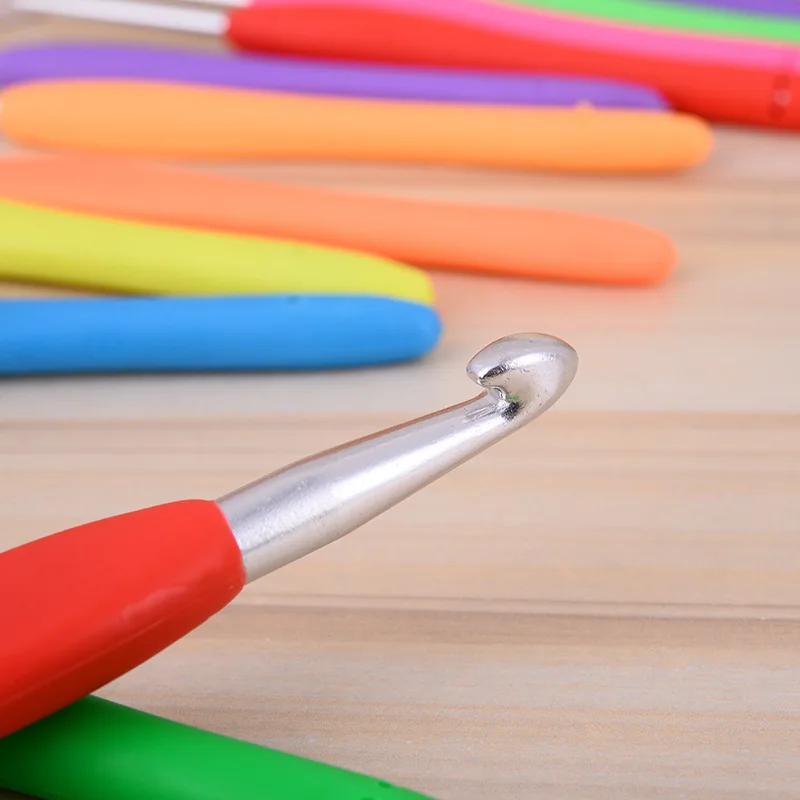 Factory Sale Customized Sizes Handle Crochet Hook Set Yarn Weave Diy Craft Knitting Tool Crochet Needles