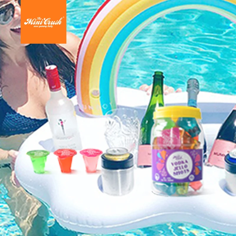 Тропический фруктовый коктейль в чашках шприц для водки Jello Shot