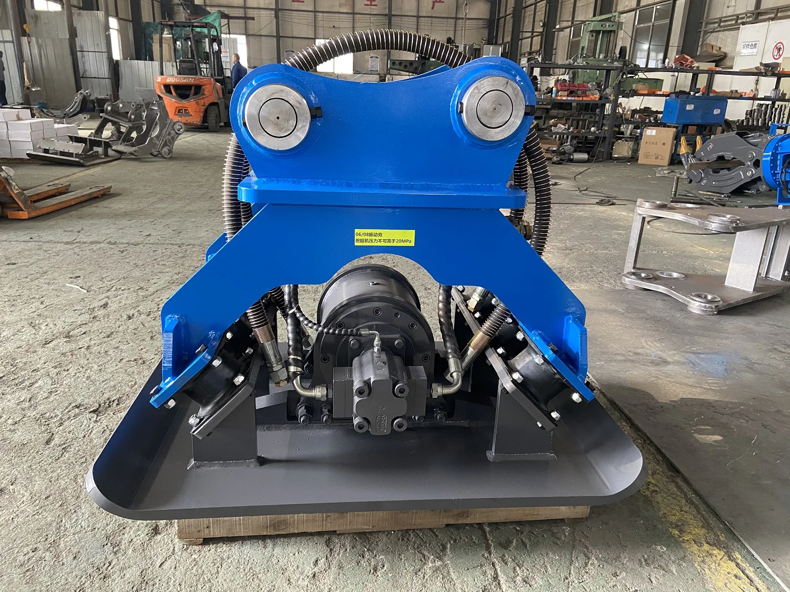 6 ton 8 ton Excavator attachments supplier soil hydraulic vibrating plate compactor