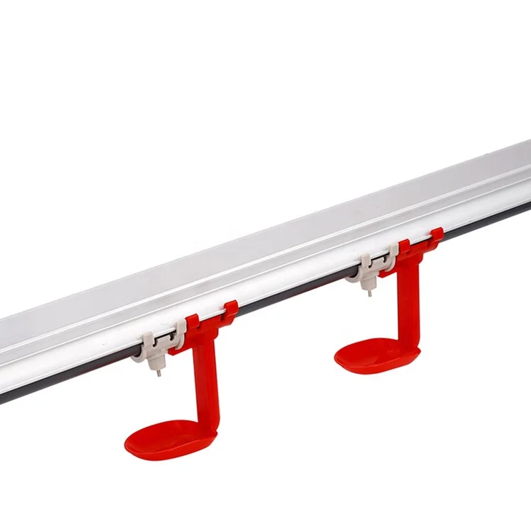 Автоматический водяной стакан для куриных бройлеров