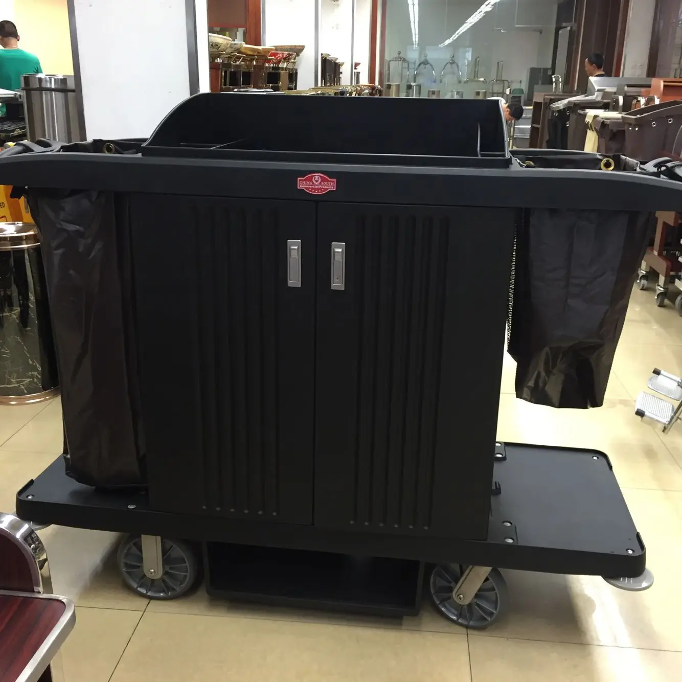 
New plastic hotel room multifunctional cleaning service trolley, high-quality trolley options Quiet and durable 
