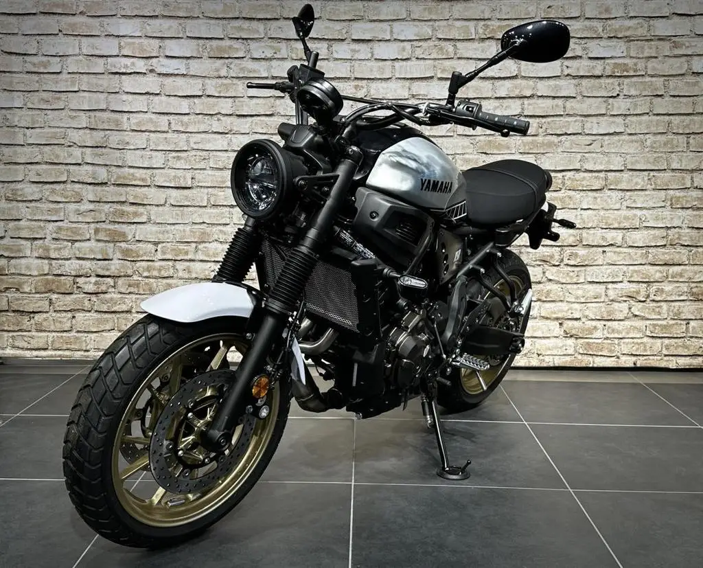 Новые велосипеды 2024 Yamaha XSR700 689cc Электрические Мотоциклы Скутеры внедорожные мотоцикл