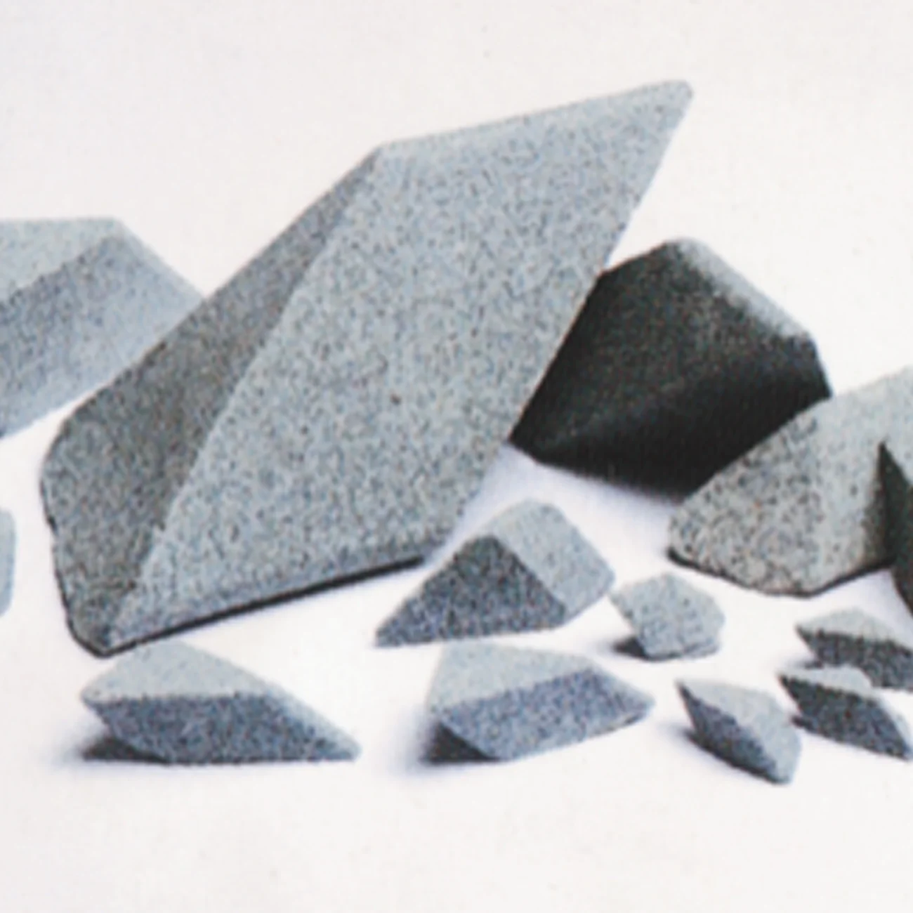 ceramic media polishing stone for metal aluminum steel parts deburring