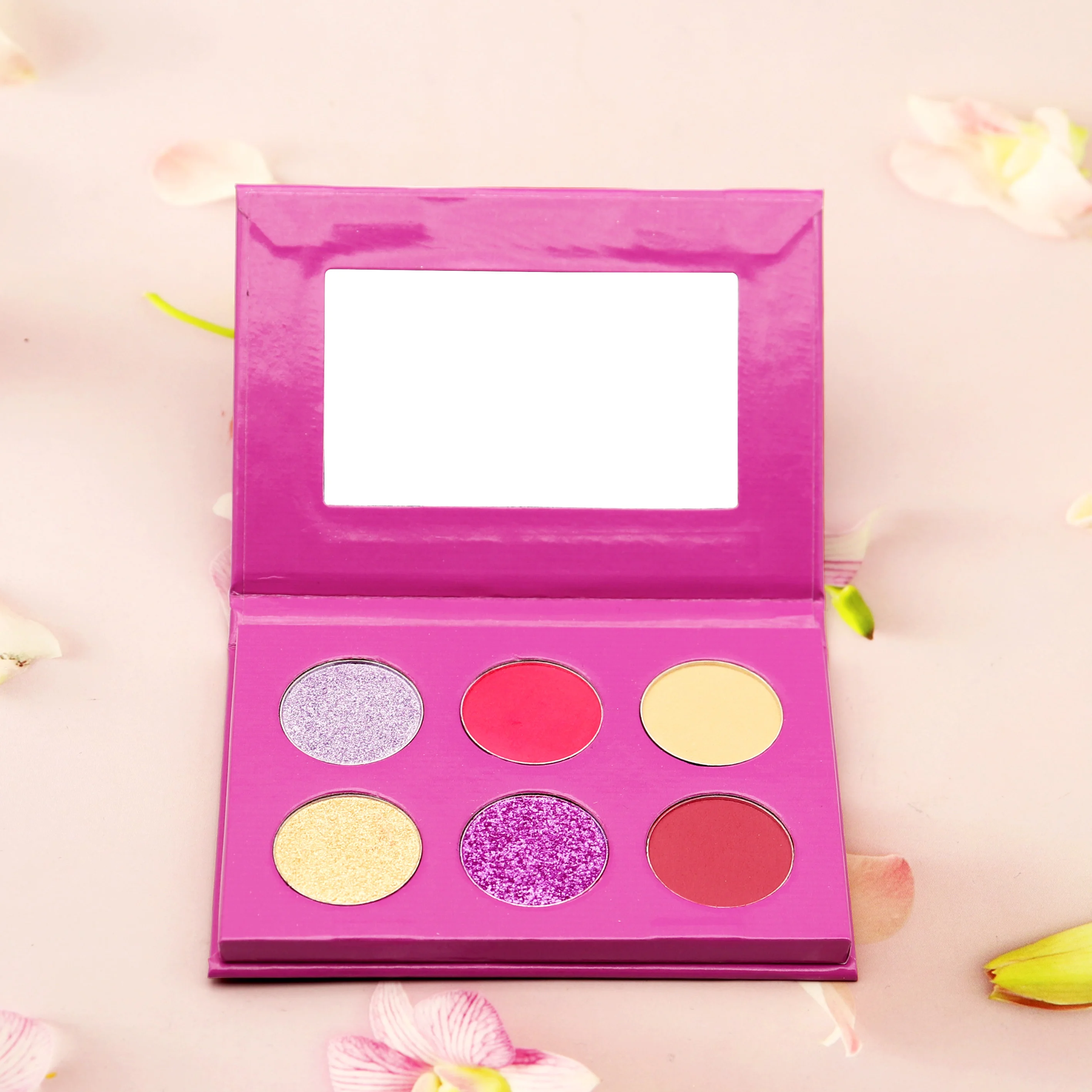 Wholesale Customizable High-Pigment Eyeshadow Palette Dry Eye Shimmer Effect Waterproof Matte Finish Custom Glitter Powder