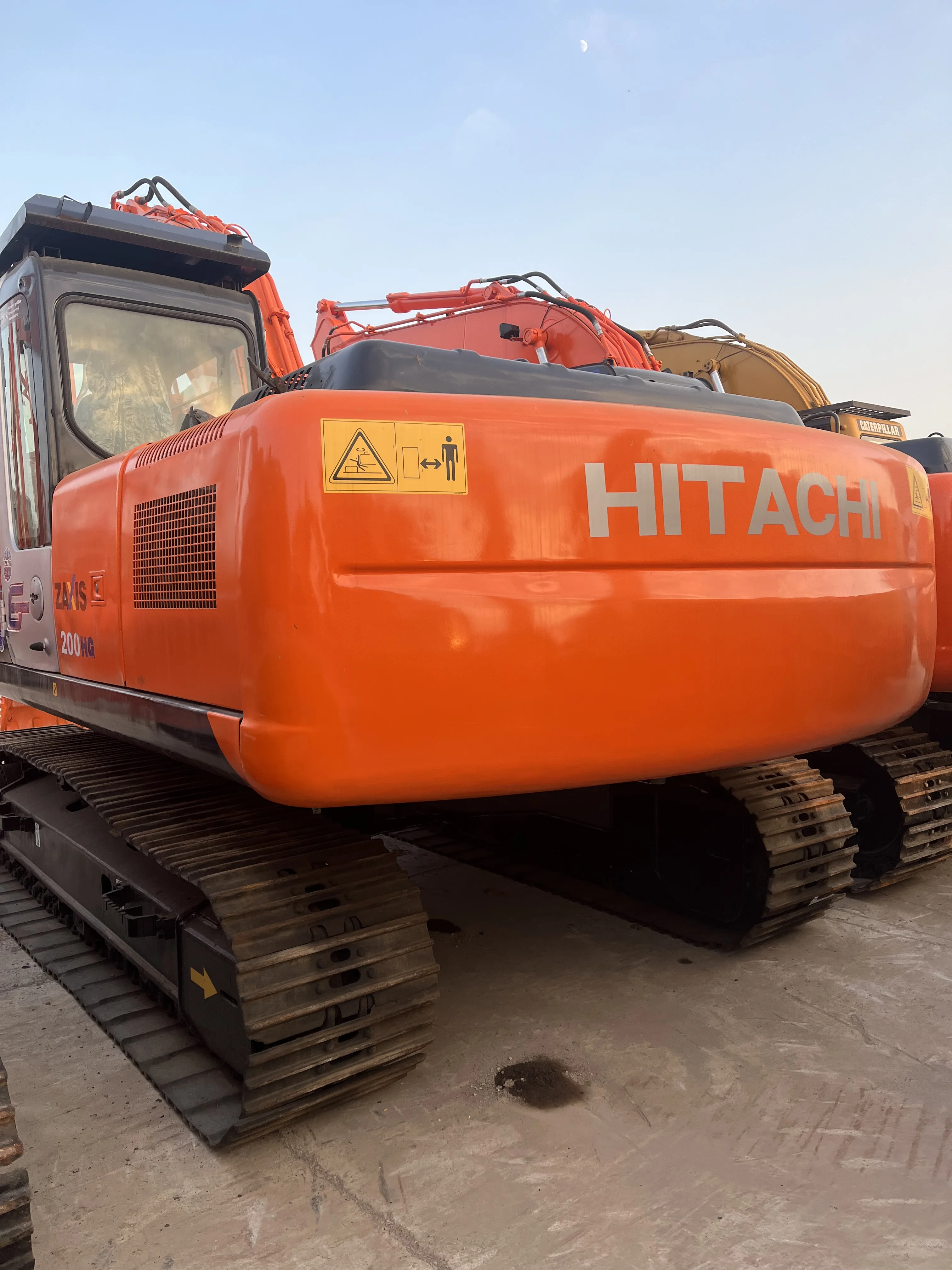 Used Excavator Hitachi ZX200 excavator Japan original  Hitachi ZX100 120 200 240 350 hydraulic crawler low price in stock
