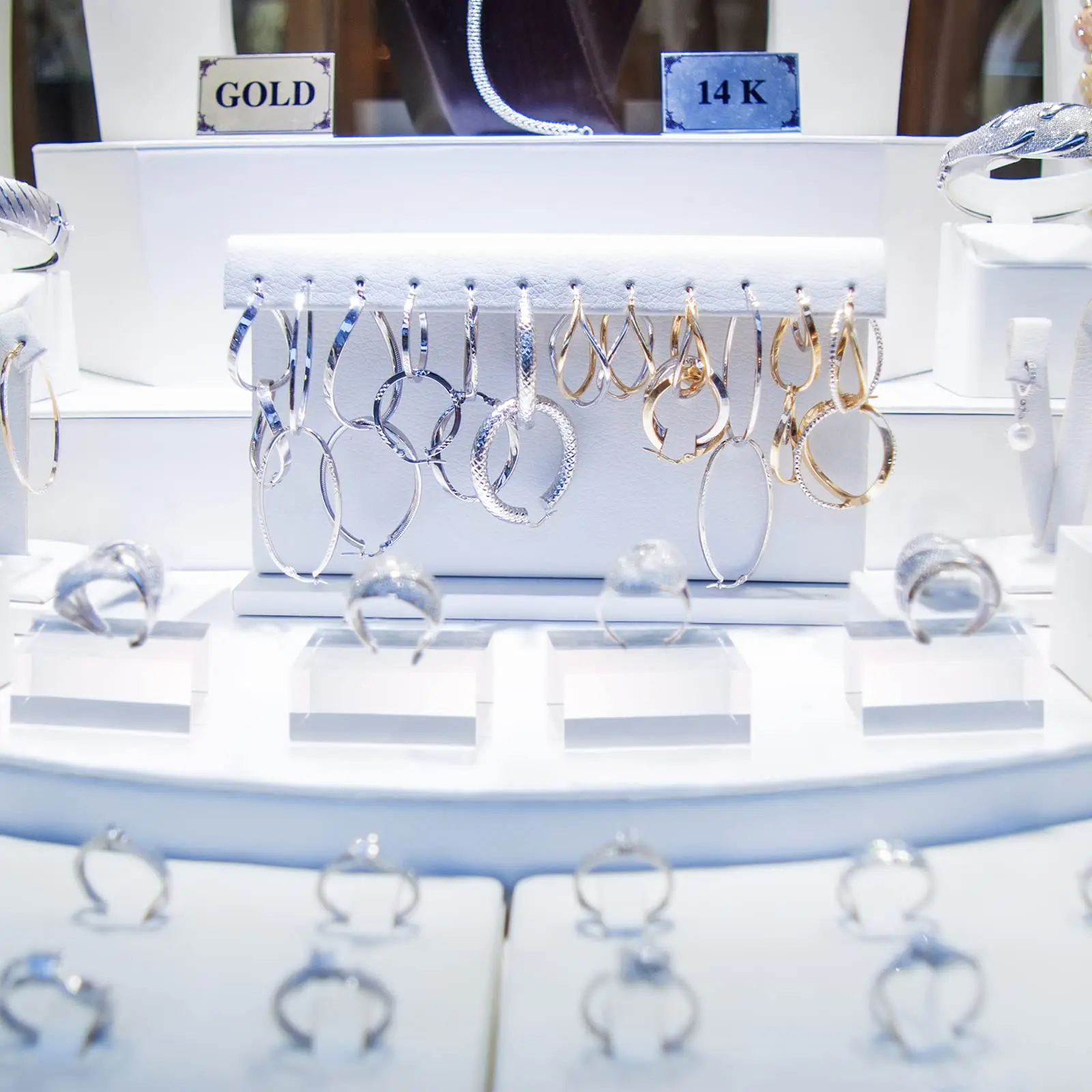 Wholesale 2x2x1 Inch Clear Square Display Block Polished Acrylic Cube Jewelry Display Holder Base Stands