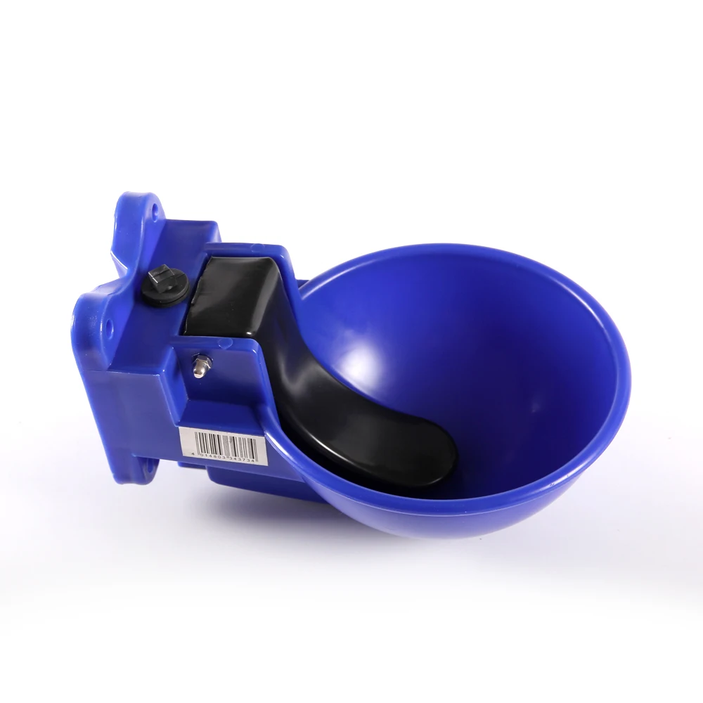 Чаша для питья из шланга скота