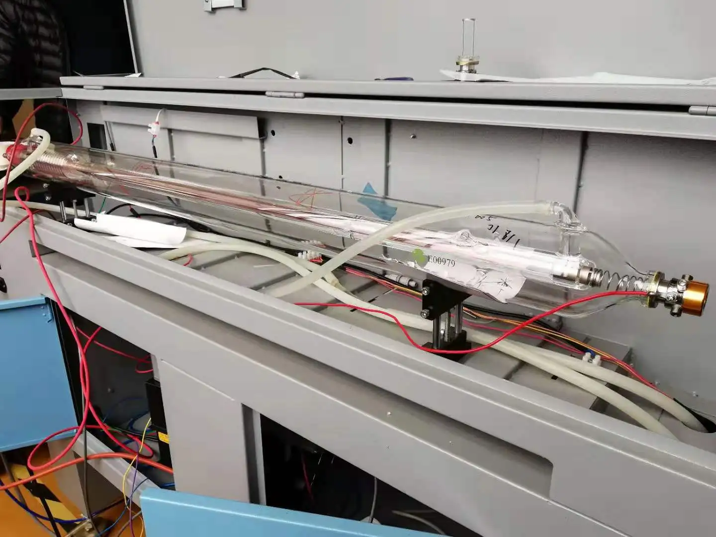
High stability laser cutting machine parts 80w 100w 130w 150w gsi co2 laser tube 