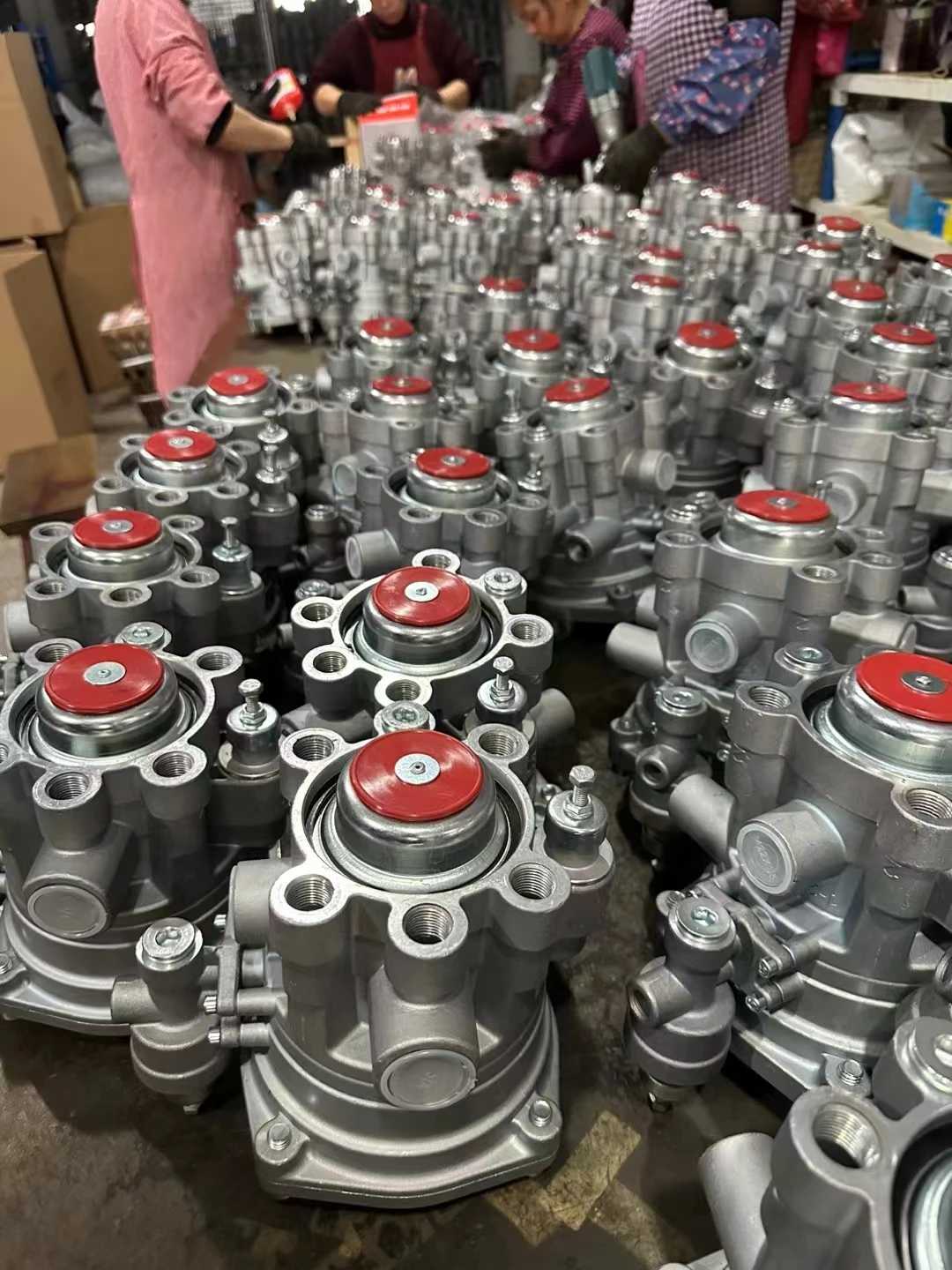 Hot Sale  Relay Valve 9730110000 For DAF MERCEDES VOLVO SCANIA MAN IVECO NEOPLAN European Heavy Truck Spare Parts