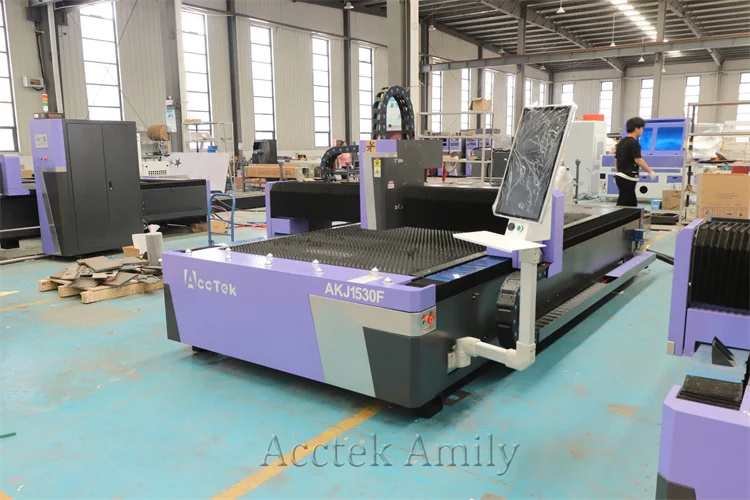 Acctek 1530 CNC Laser Cutting Equipment Using Nitrogen Oxygen or Air Cut CS SS with Raycus IPG Laser Source