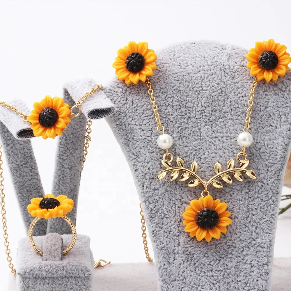 Hot Sale Women 4 pcs Jewelry Set Pearl Sun Flower Rings Earrings and Necklace Set