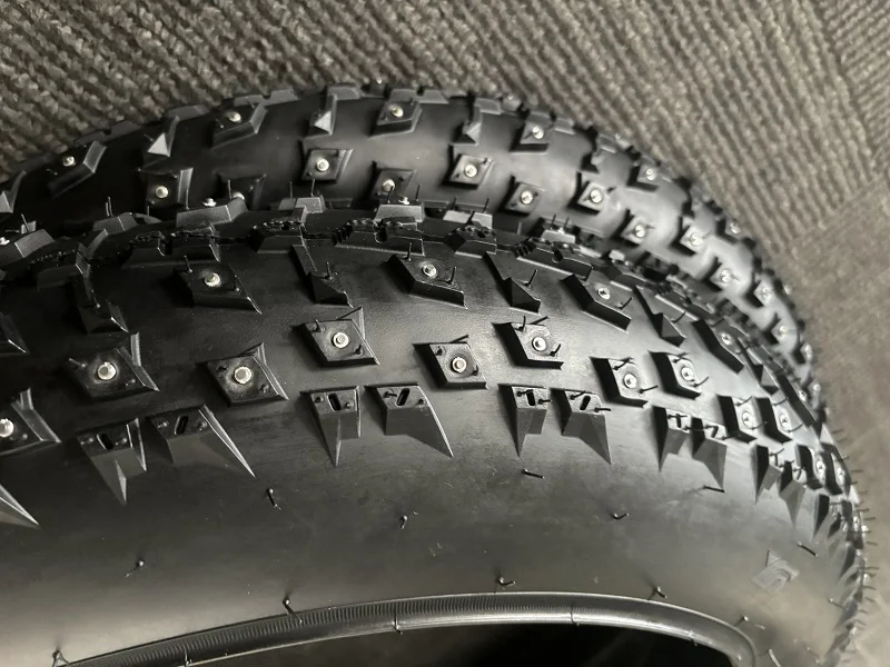 Winter Snow Bike Tires 20' x 4.0 fat bike tyre 20x4 studded bicycle tyres and inner tubes