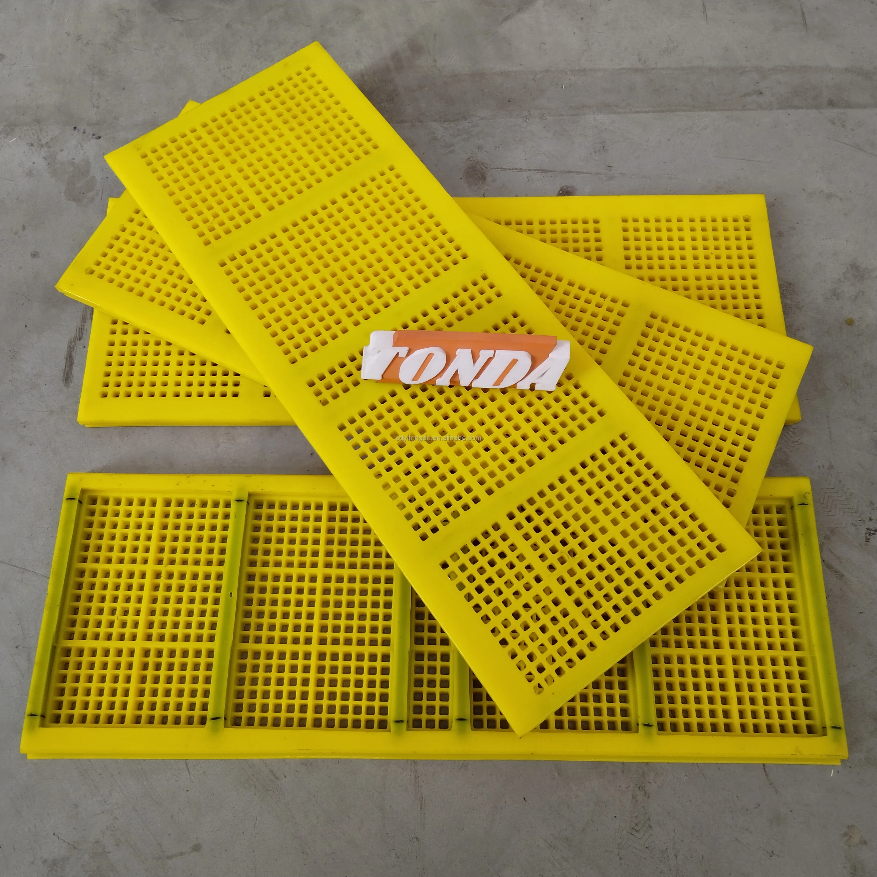 New Industrial Linear Vibrating Screen Steel Motor Core Polyurethane Sieving Machine Ore Dewatering Liquid Sieving