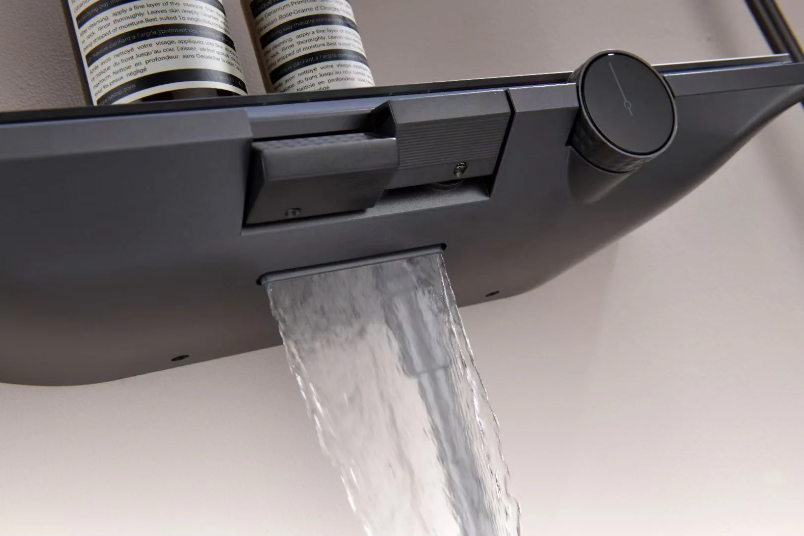 Piano design wall mounted bathroom rain shower mixer taps set with good quality