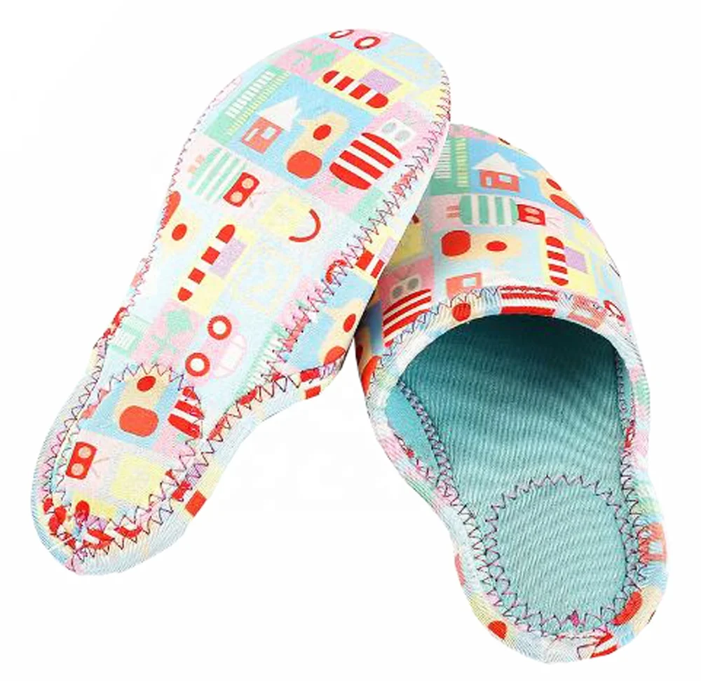 Collapsible comfortable durable neoprene shoes