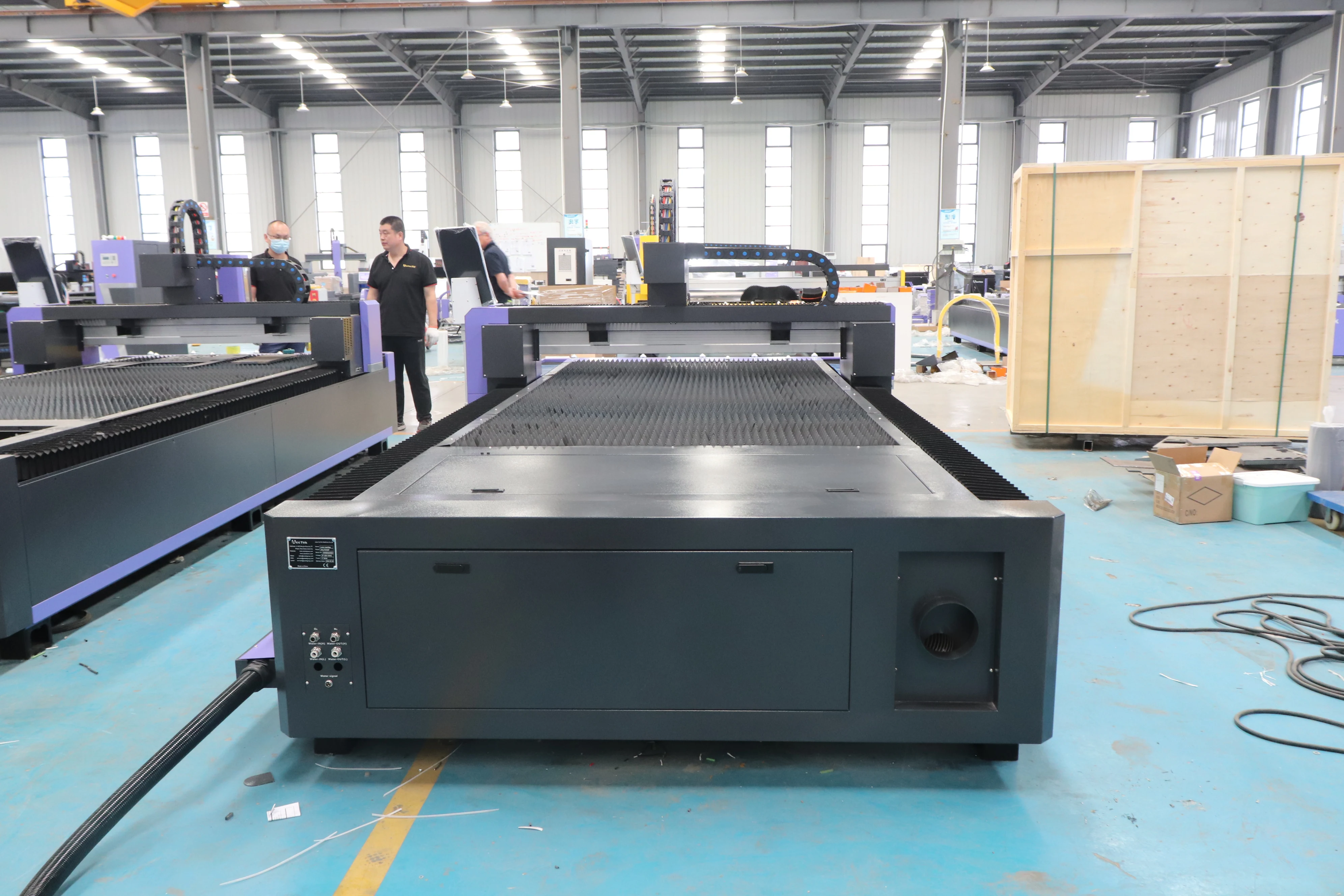 1500W 2000W 3000W Economic Fiber Laser Cutting Machine Auto Focus 1530 5*10ft for Metal Steel Aluminum Plate Cut Servo Motor