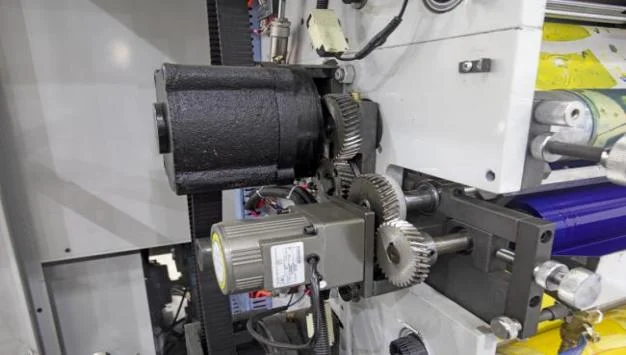 320mm 2 4 6 color Adhesive Label Logo Self-Sticker Paper Flexographic Flexo Printing Machine