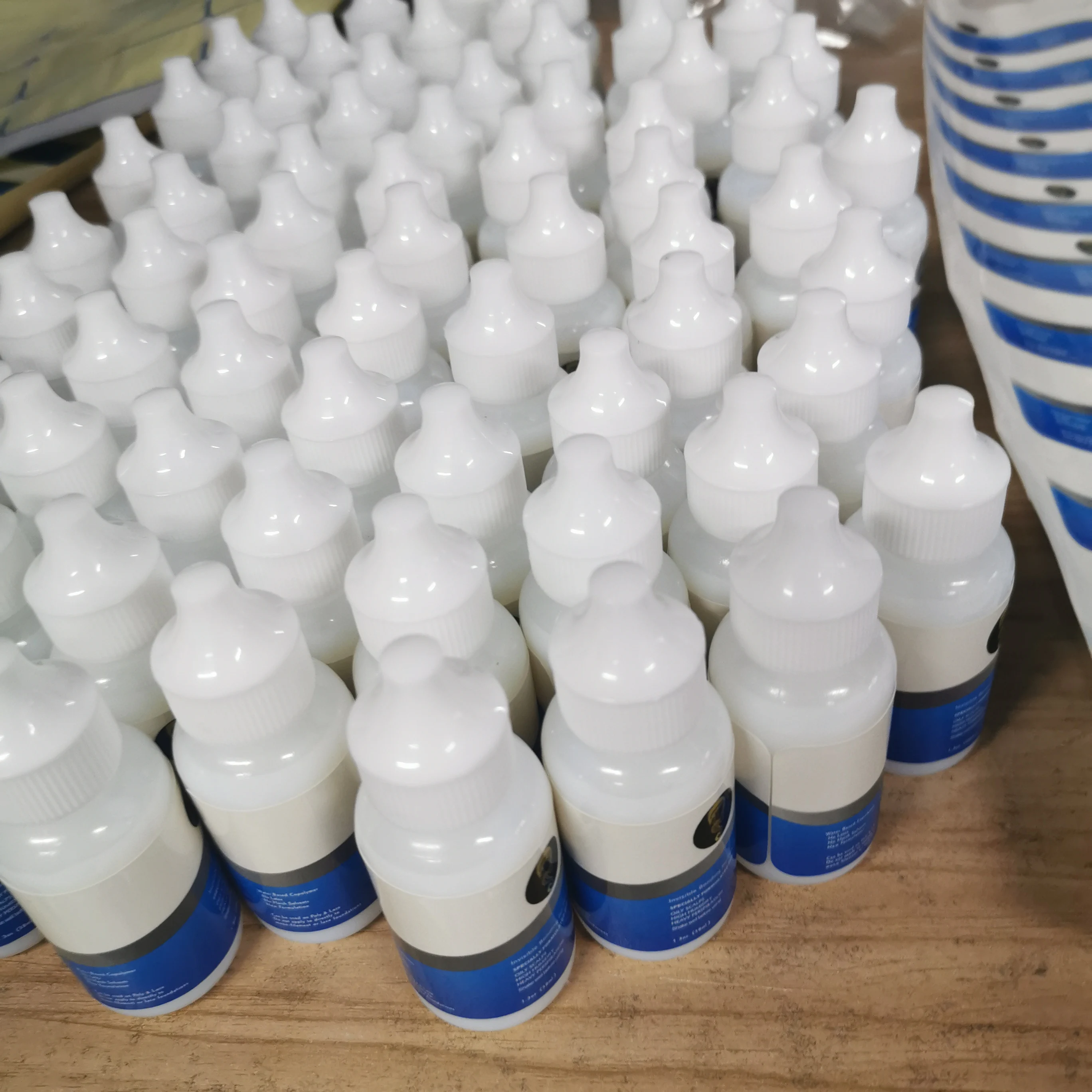 Wholesale No Odor Clear Hair Glue Private Label Latex Free Super Strong Lace Glue for Hair Wigs Hair Wig Applying 3-7days 10 Pcs