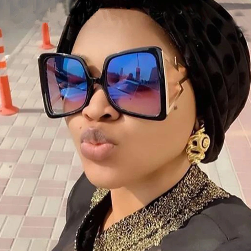 Online Eyewear Blue Light Shades Women Japanese Sunglasses Brands Fashion Lightning Leg Designer Oversized Sun Glasses For Lady