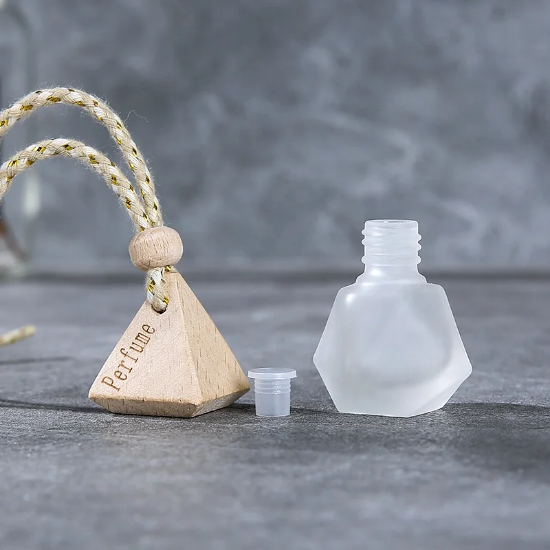 2022 Hot Sales Car Hanging Air Freshener Empty Frosted Car Perfume Bottle Glass Bottle Diffuser for Essential Oils