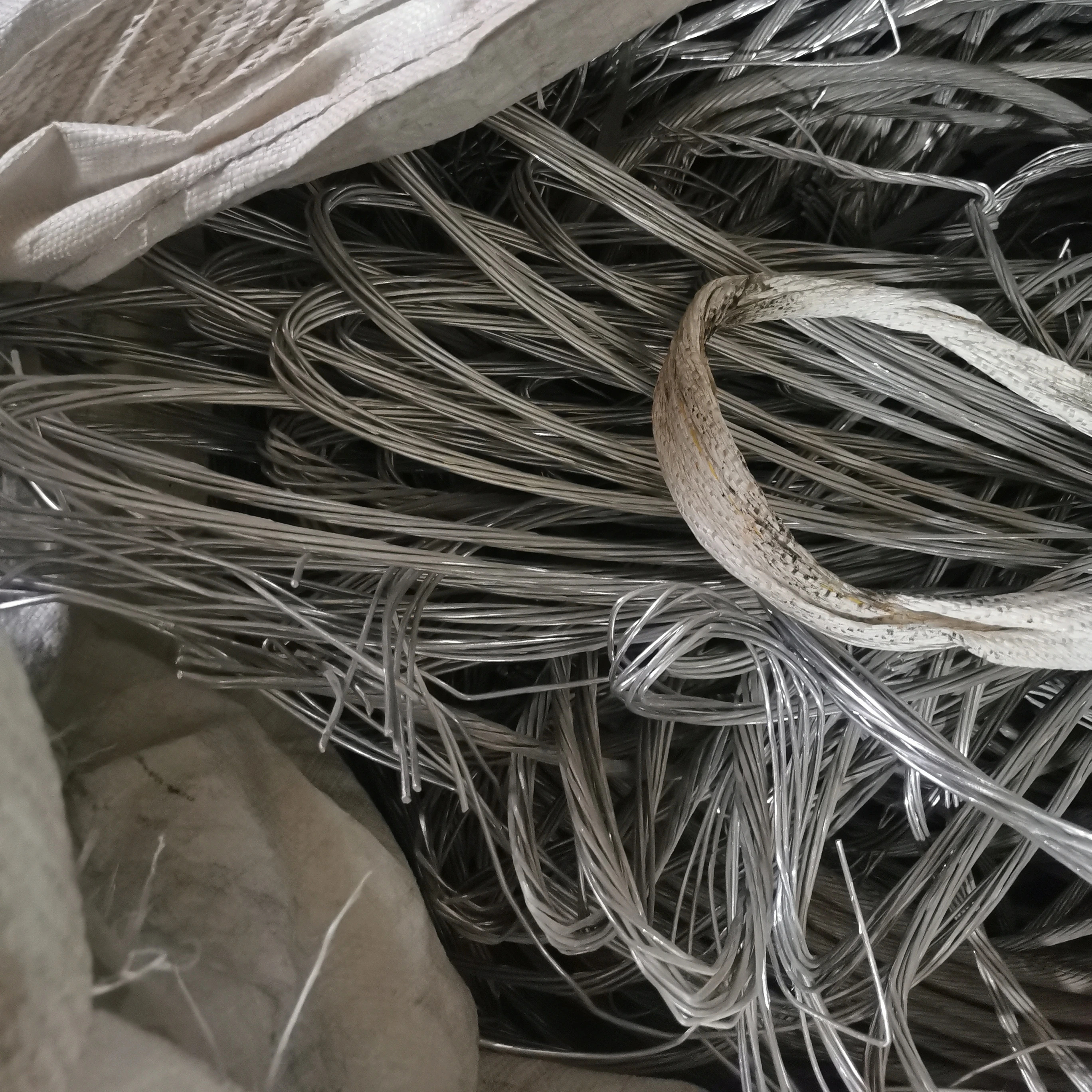 Скребок алюминиевой проволоки высокой чистоты 99.99%