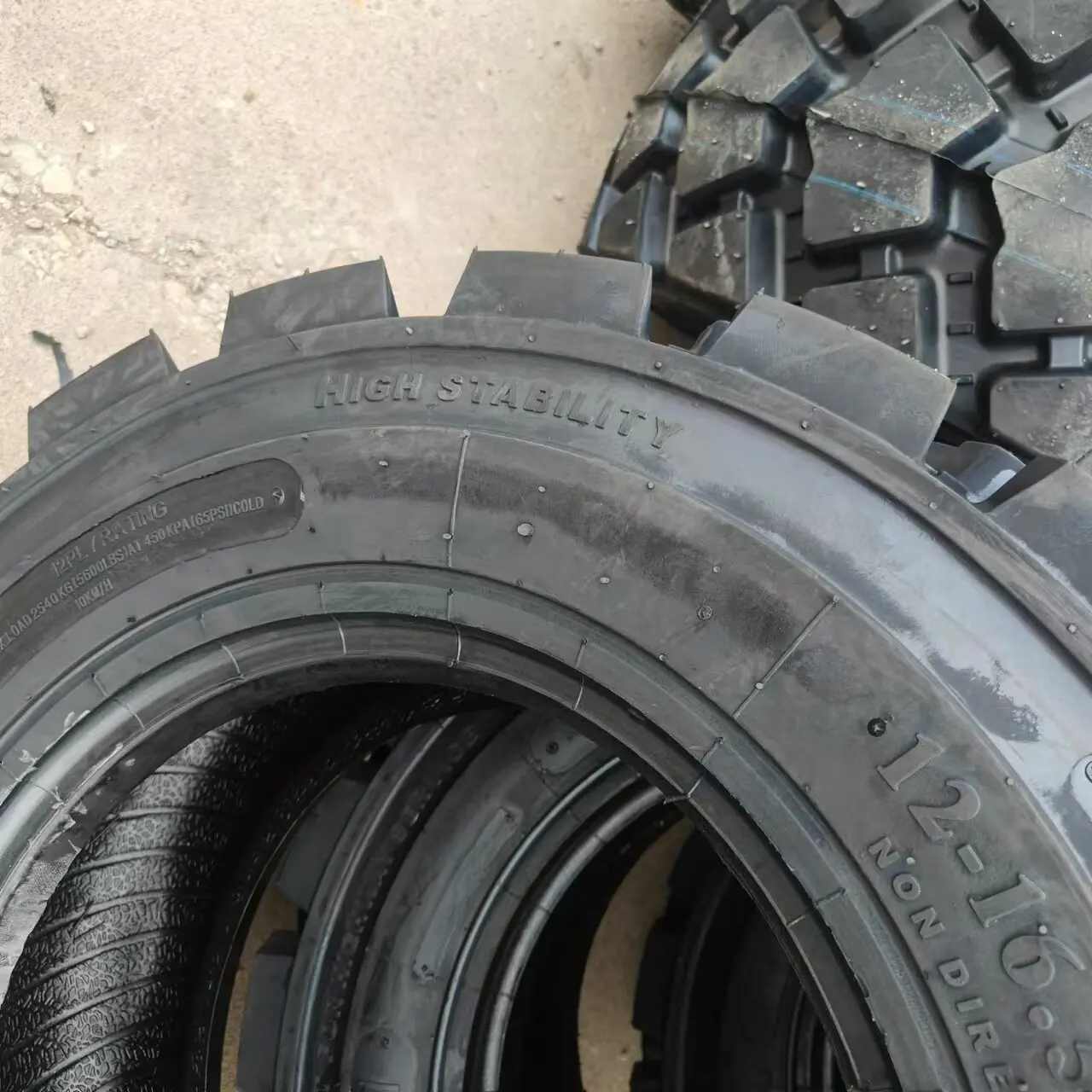 Engineering Tire10-16.5 12-16.5Skid steer loader tir Ingot pattern