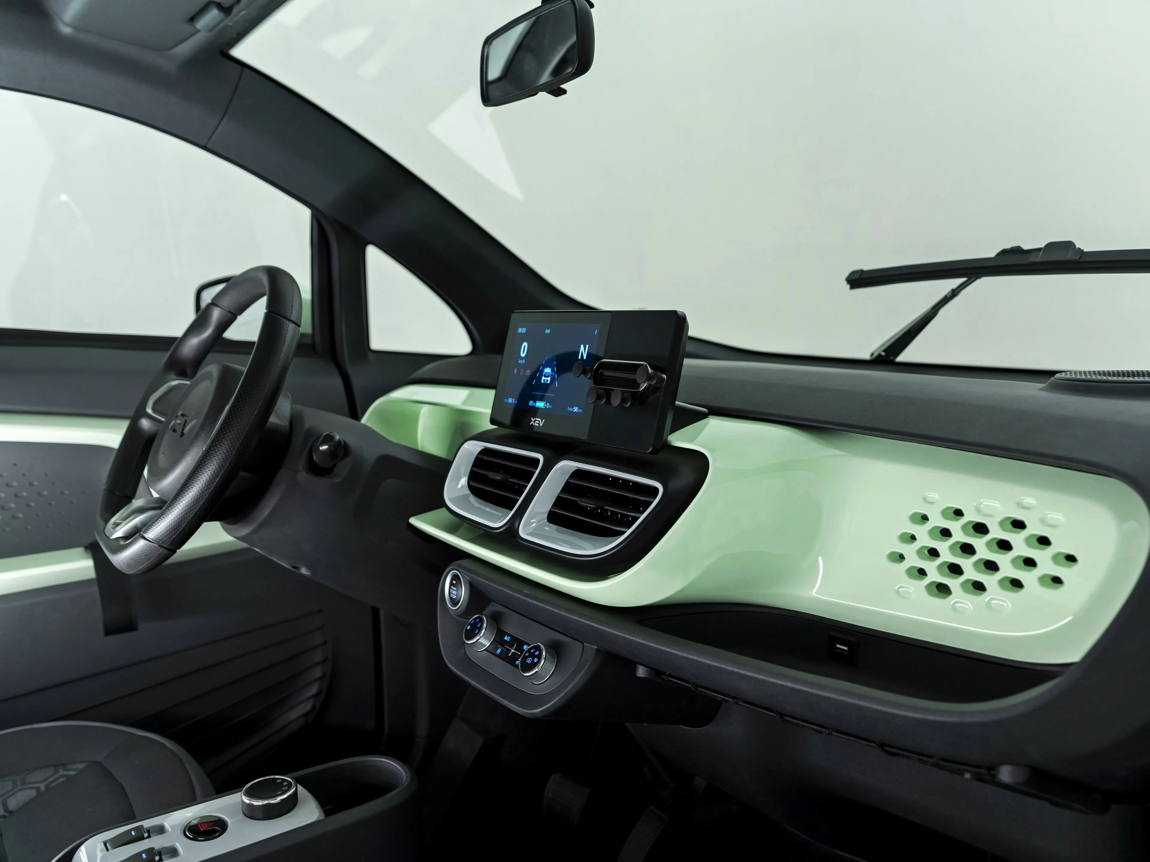 Лидер продаж 2024 новые автомобили XEV Yoyo E-car Pro 2 сиденья 150 км Электрический мини-автомобиль с батарейным питанием для взрослых 3D-печать энергетические