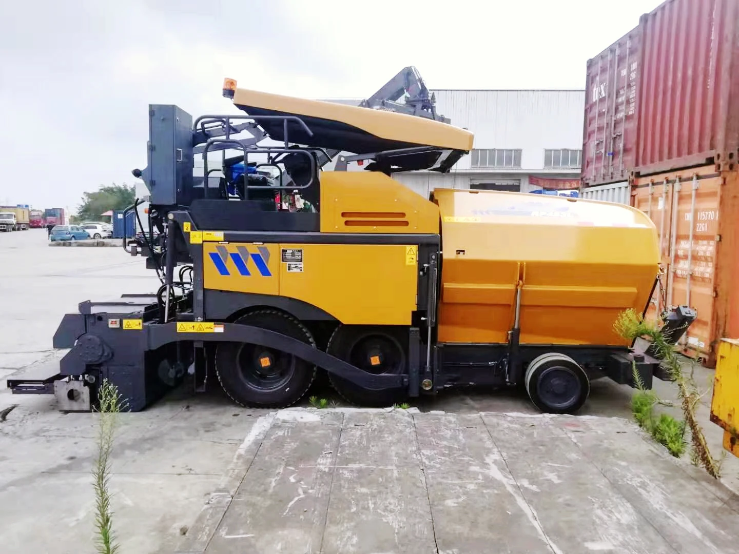 China New Road Paver RP453L 4.5m Crawler Asphalt Concrete Paver in Philippines
