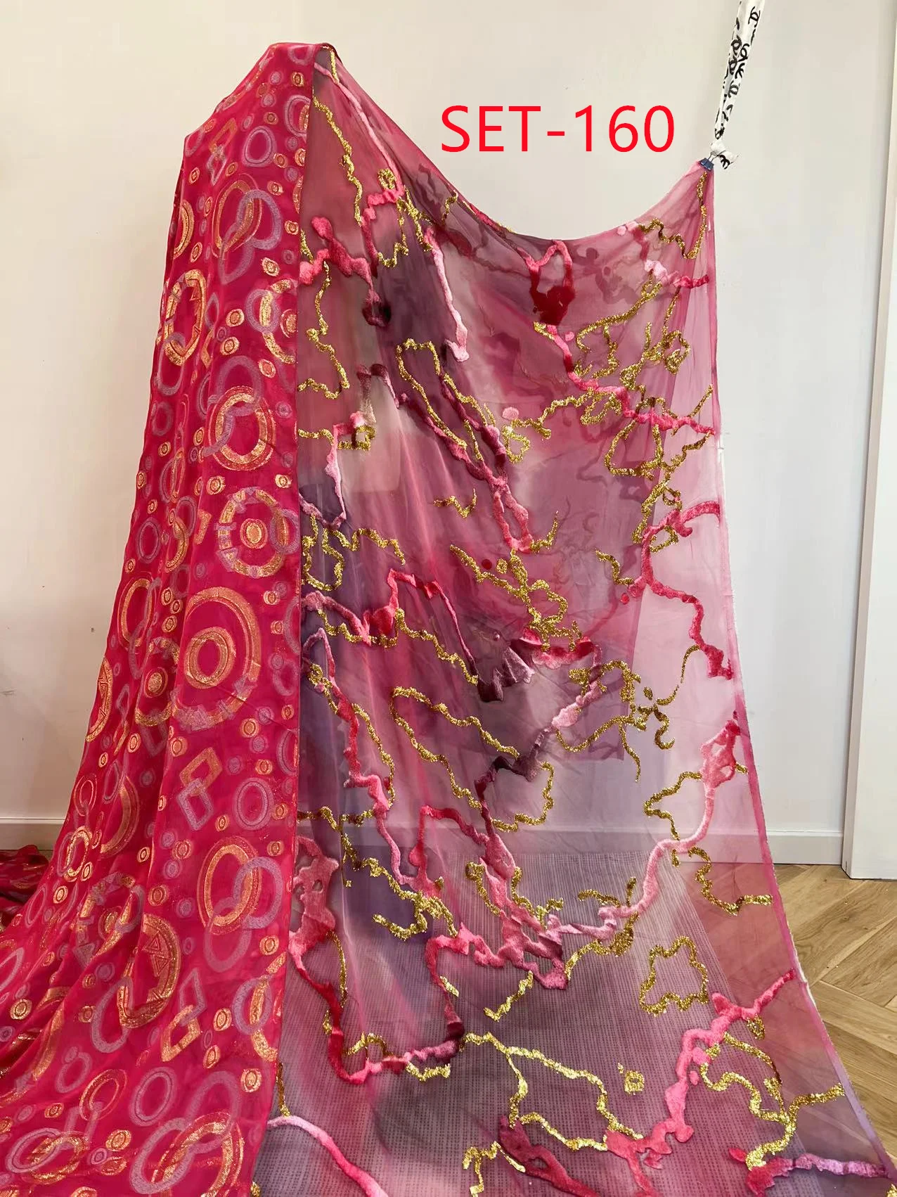 Promotional Customized Printed Gold Metallic Yarn Jacquard Flower Design Silk Fabric