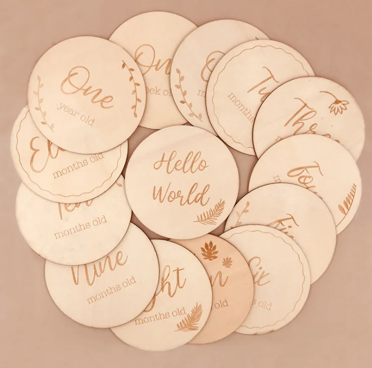 Baby Monthly Milestone Wooden Engraved Photo Props Discs Cards Baby Boy Girl Baby Shower Newborn Gifts Kids Age Pictures