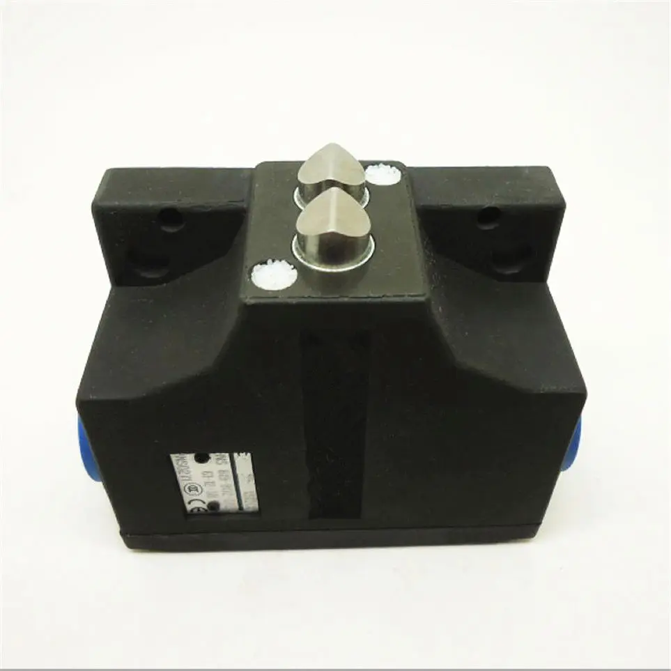 Mechanical multiple position limit switch BNS 813-B02-E12-61-A-10-01