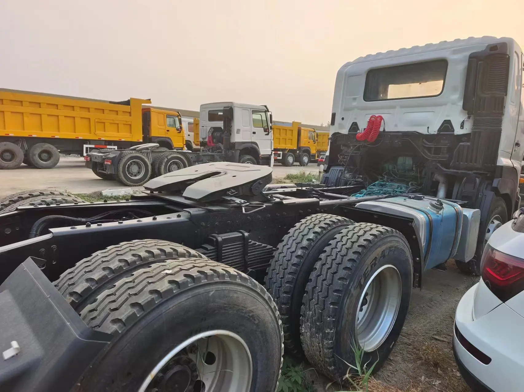 Дешевая цена используется японский Hino 700 трактор грузовик с хорошим состоянием для продажи