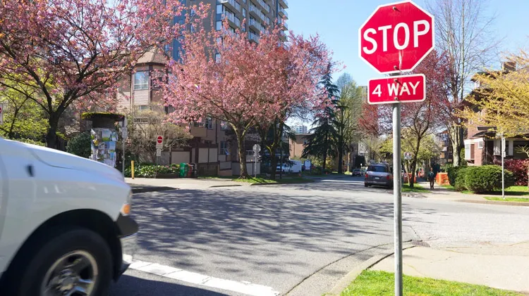 Aluminum Octagon Solar Flashing LED Warning Signage Solar Traffic Led Electric Flashing Stop Sign